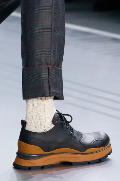 Look 27